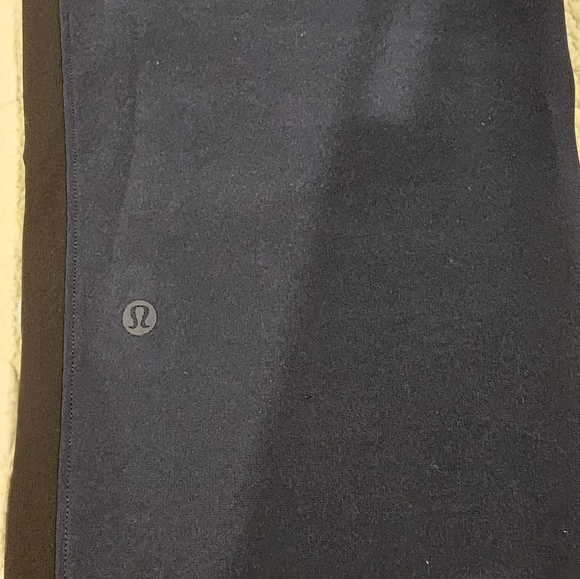 Sz 10 Lululemon tuxedo pant blue with black stripe on the sides. - Picture 11 of 13